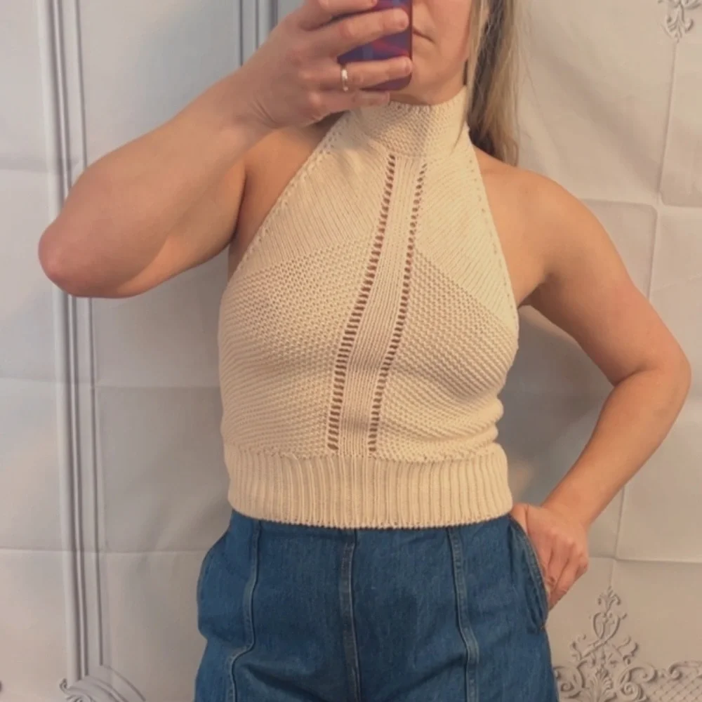Spring /Summer 🌺NWT Zara Cream Knit Crop Top S
🚨 My prices are firm, no discount - Picture 2 of 9